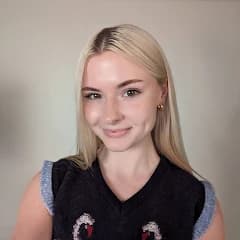 Camille Fenton headshot